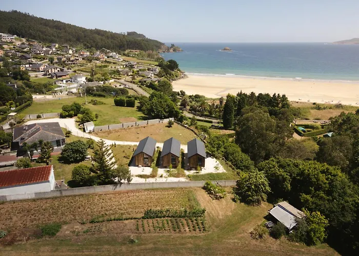 Horreos De Abrela * O Vicedo